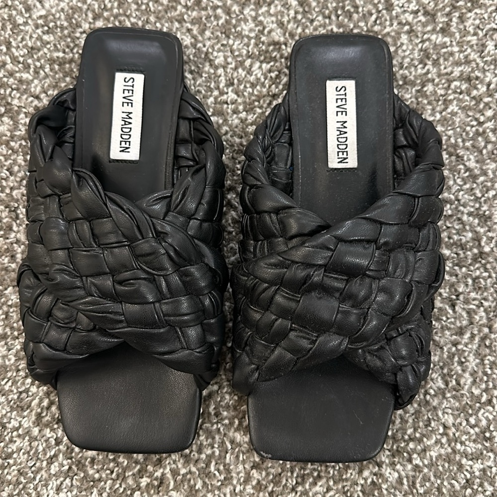 Steve Madden Marina Sandal Slide. Black size 7.